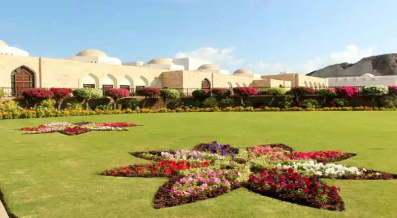 Top 10 Floral Artists in Al Alam Creating Breathtaking Displays